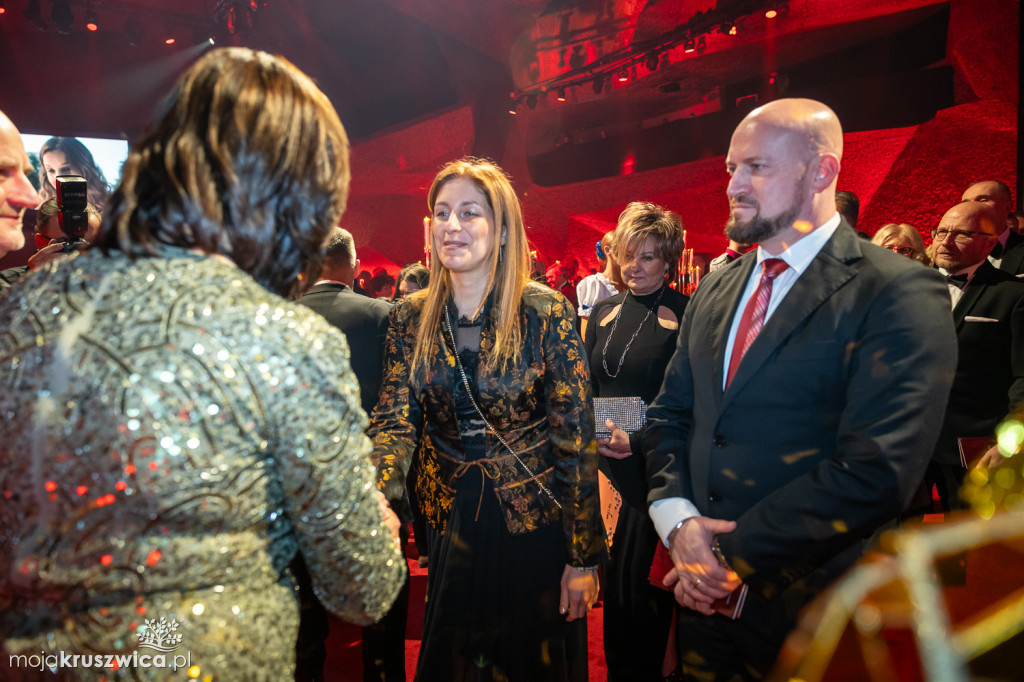 SCENA I POWITANIE GOŚCI