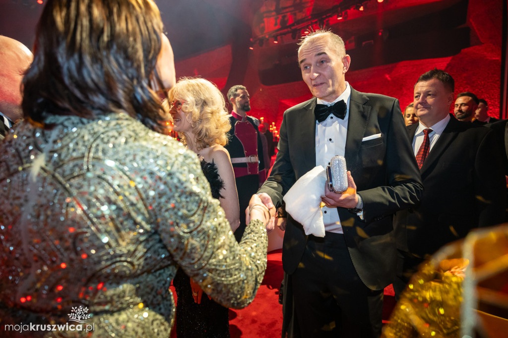 SCENA I POWITANIE GOŚCI