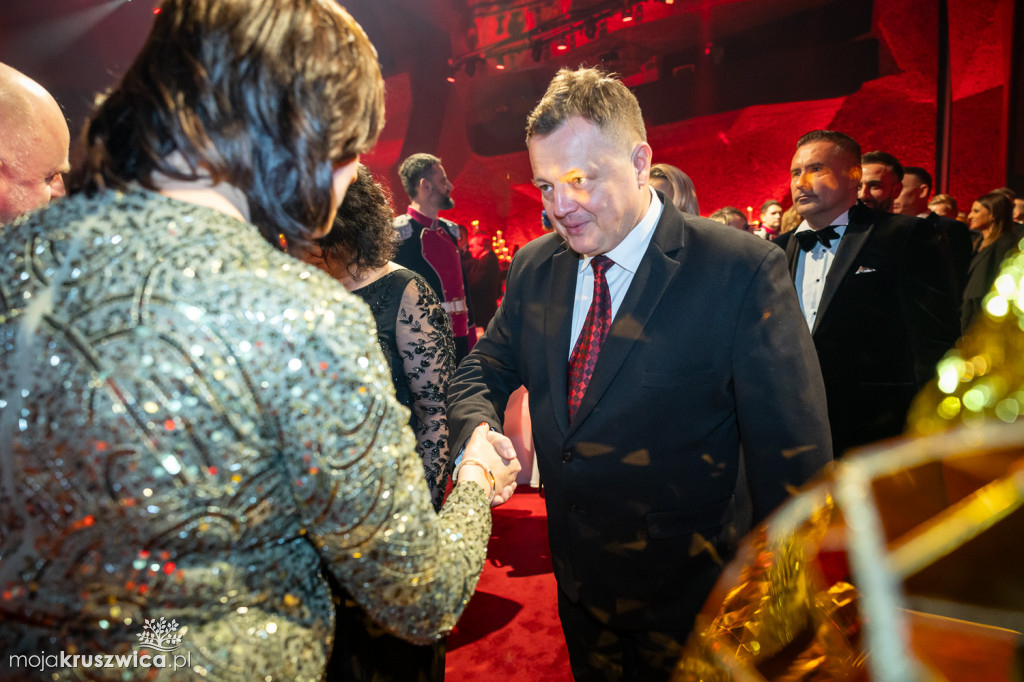 SCENA I POWITANIE GOŚCI