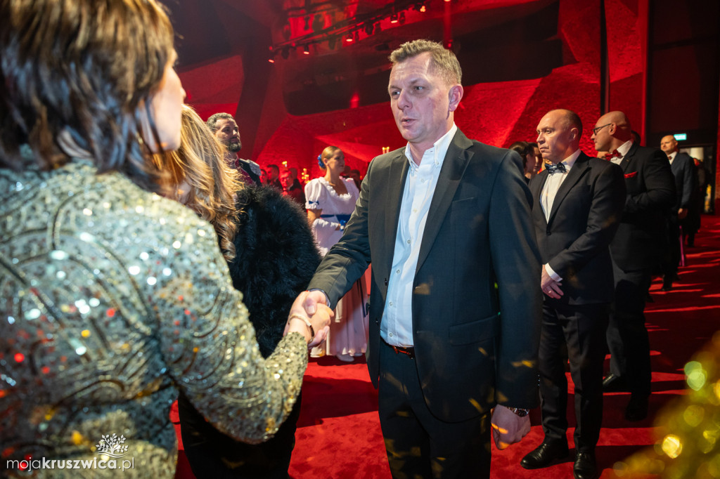 SCENA I POWITANIE GOŚCI