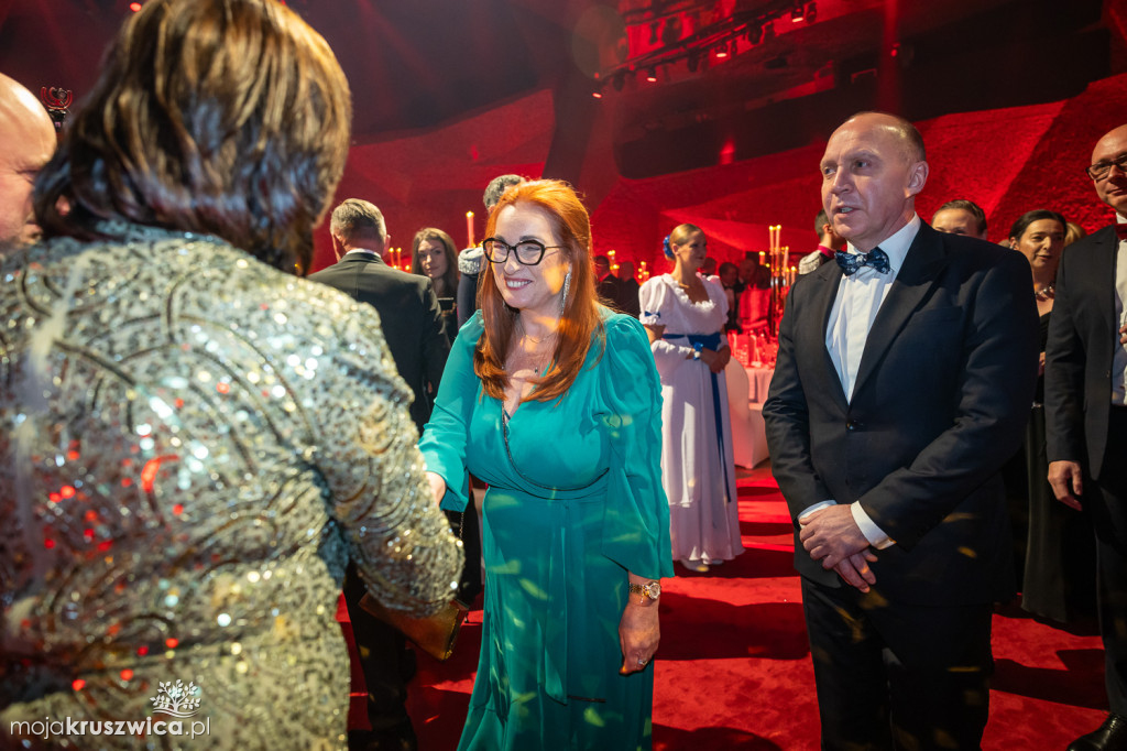 SCENA I POWITANIE GOŚCI