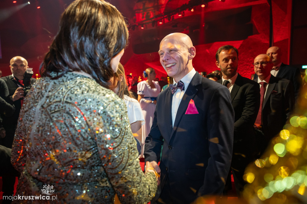 SCENA I POWITANIE GOŚCI