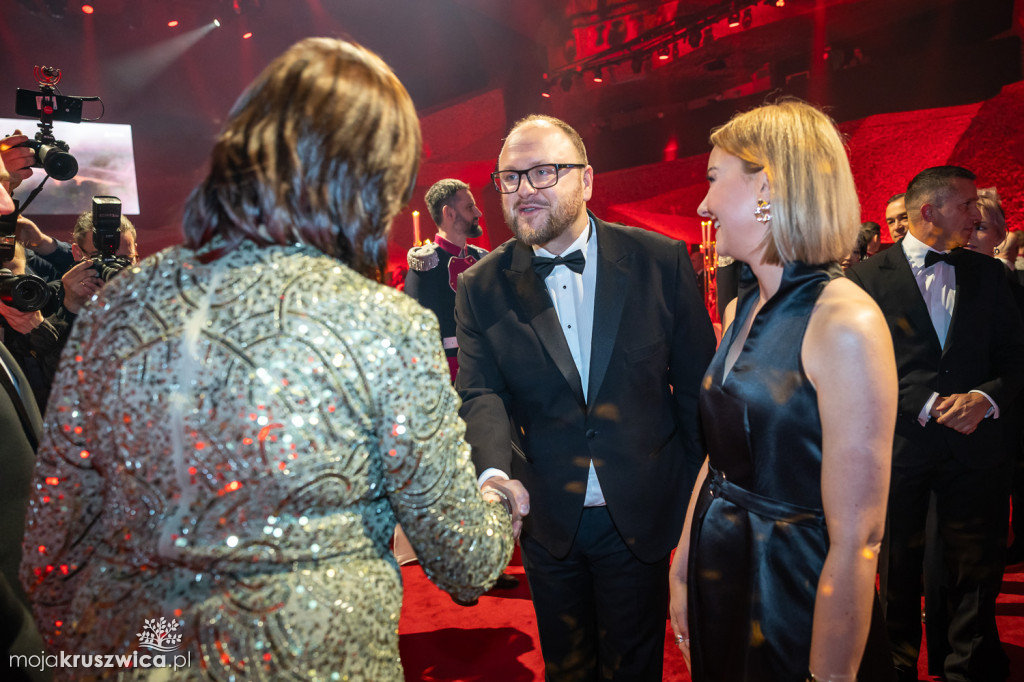 SCENA I POWITANIE GOŚCI