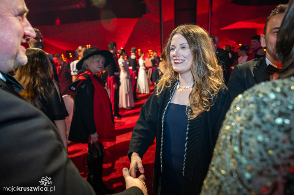 SCENA I POWITANIE GOŚCI