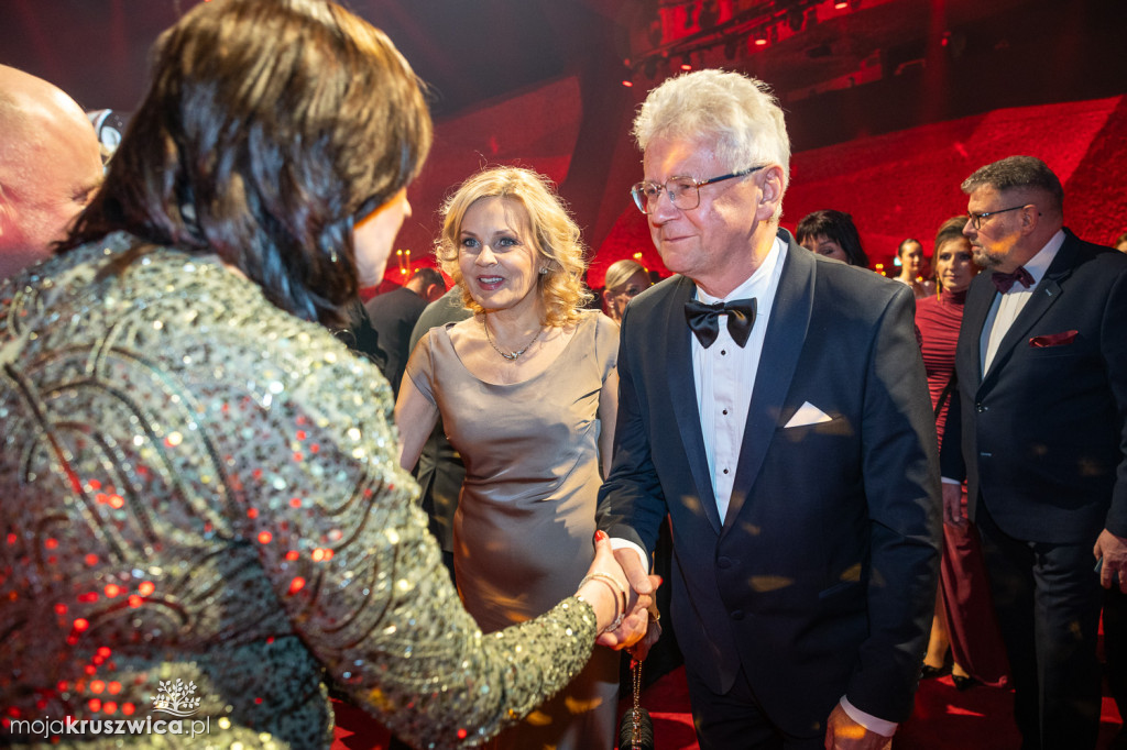 SCENA I POWITANIE GOŚCI