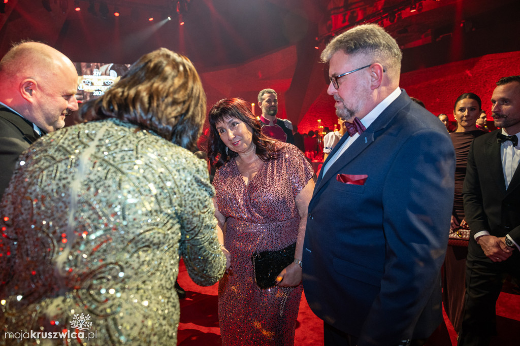 SCENA I POWITANIE GOŚCI