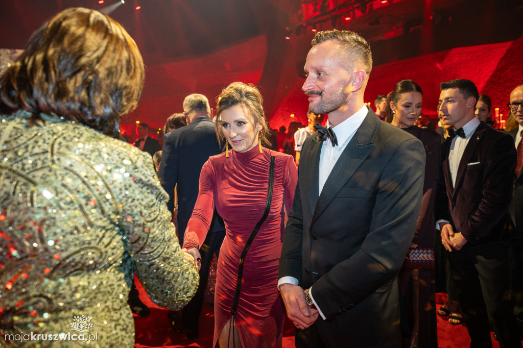 SCENA I POWITANIE GOŚCI