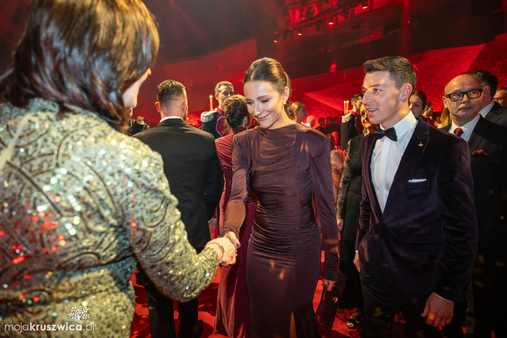 SCENA I POWITANIE GOŚCI