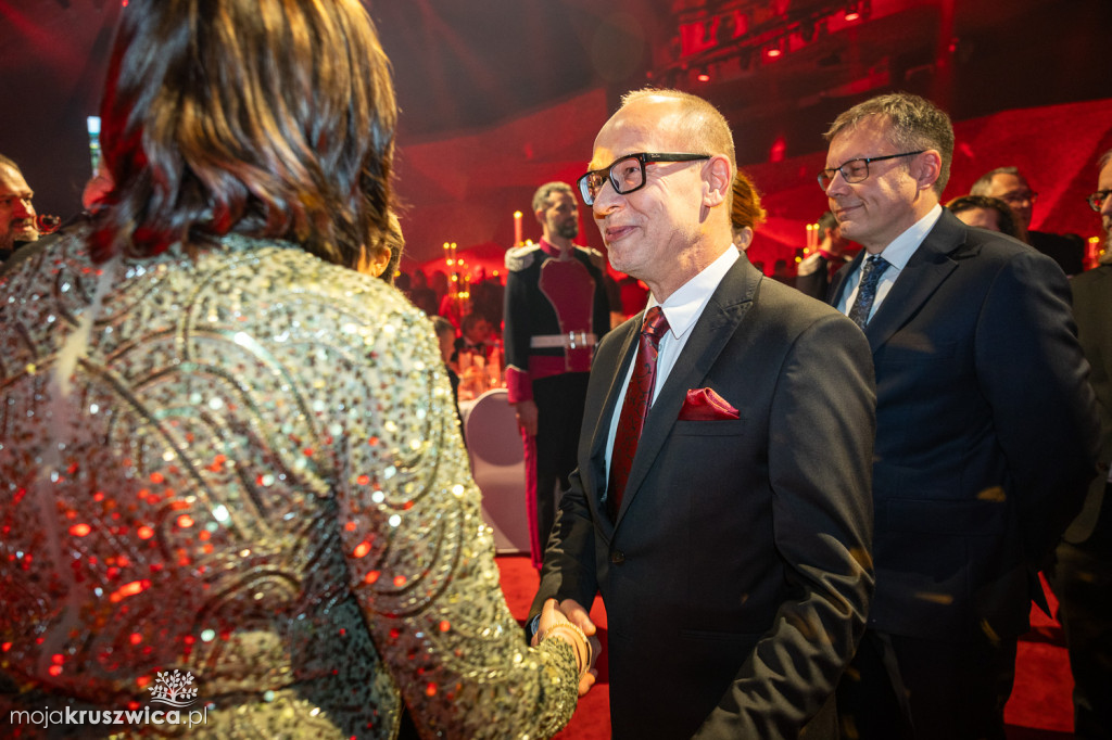 SCENA I POWITANIE GOŚCI