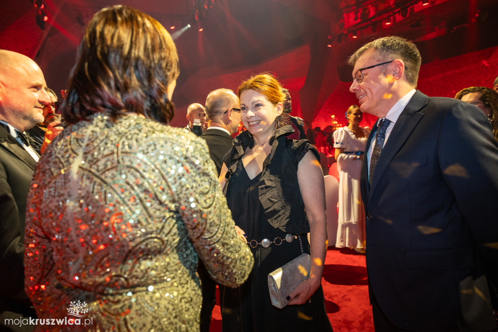 SCENA I POWITANIE GOŚCI