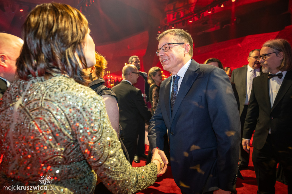 SCENA I POWITANIE GOŚCI