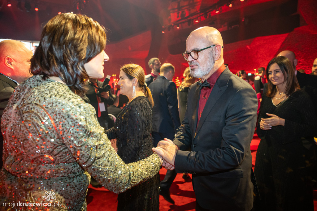 SCENA I POWITANIE GOŚCI