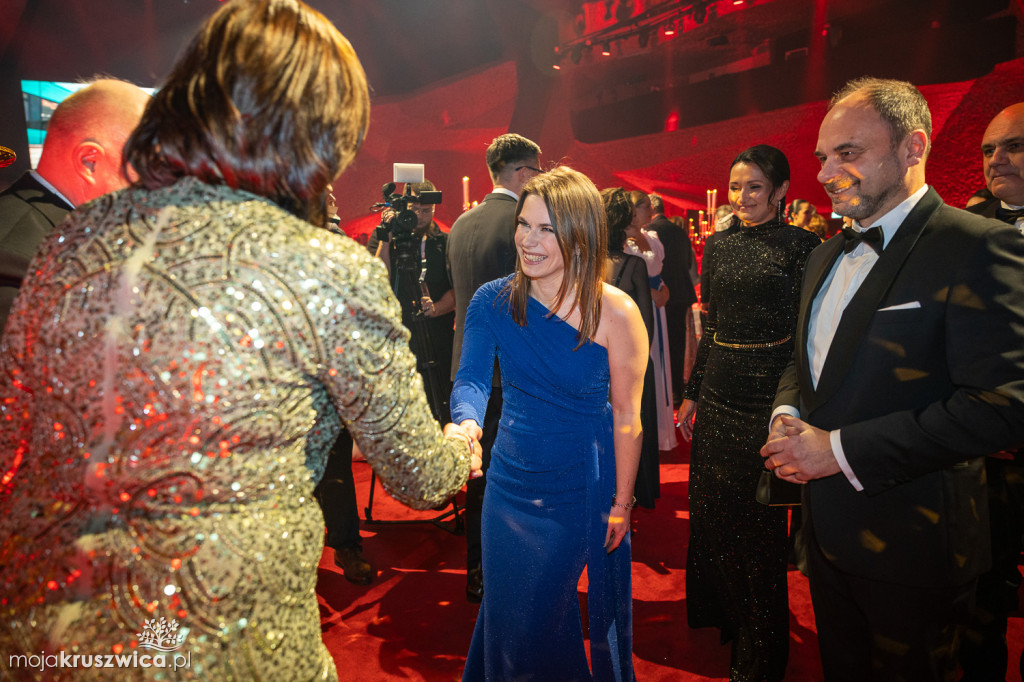 SCENA I POWITANIE GOŚCI