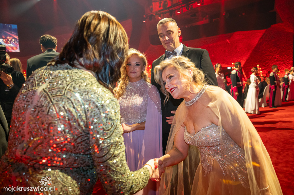 SCENA I POWITANIE GOŚCI