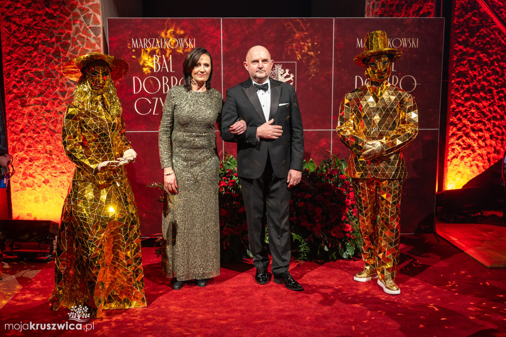 SCENA I POWITANIE GOŚCI