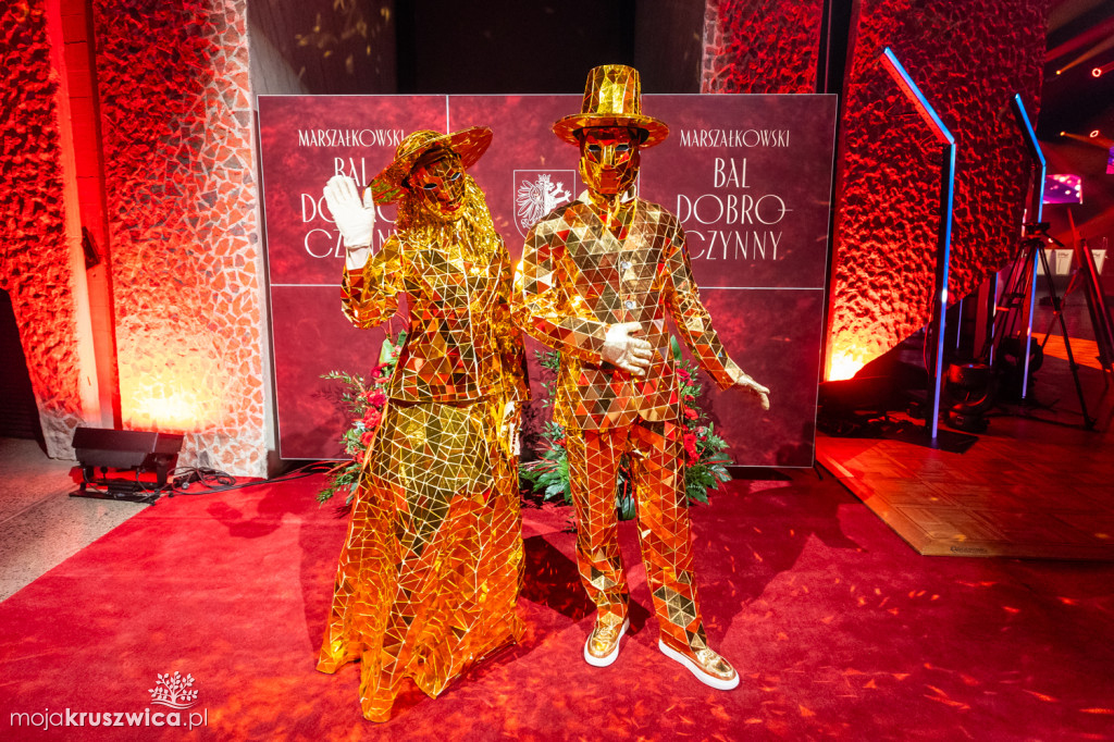 SCENA I POWITANIE GOŚCI