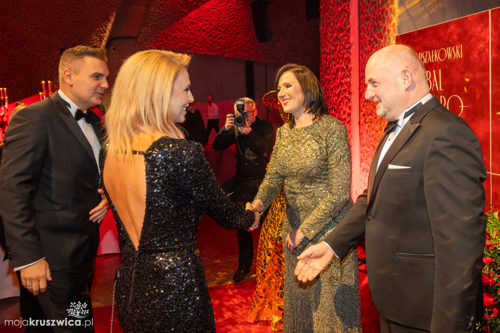 SCENA I POWITANIE GOŚCI