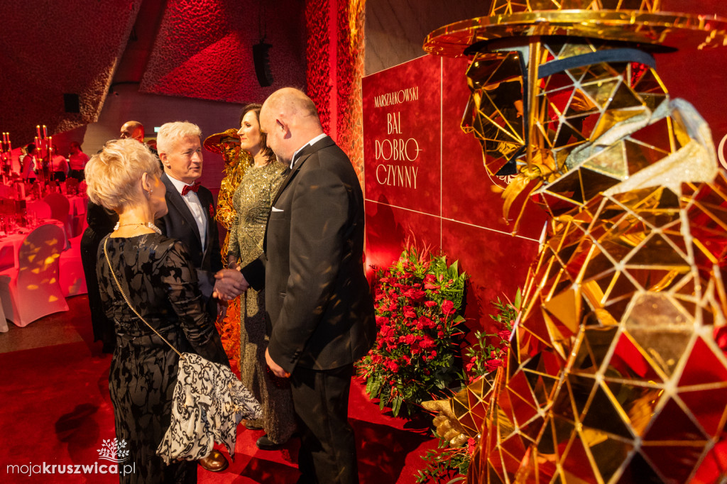 SCENA I POWITANIE GOŚCI