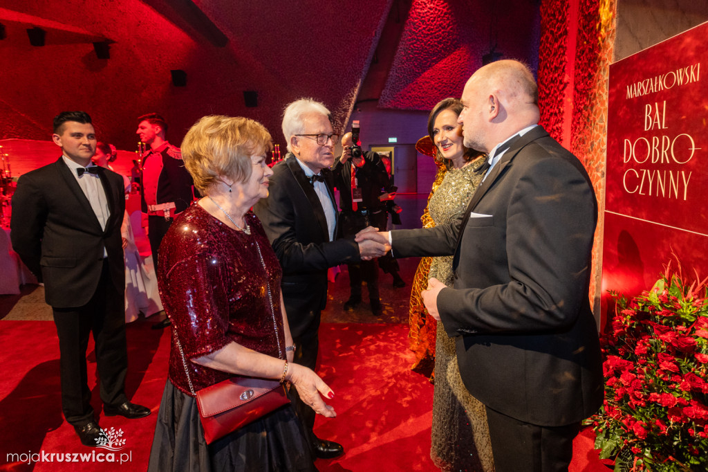 SCENA I POWITANIE GOŚCI