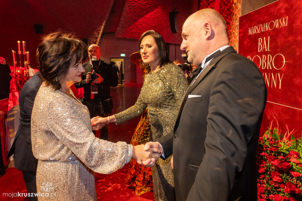 SCENA I POWITANIE GOŚCI