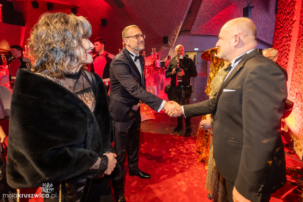 SCENA I POWITANIE GOŚCI