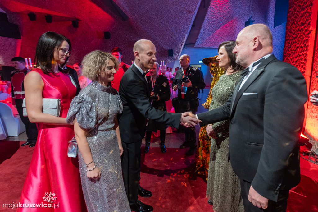 SCENA I POWITANIE GOŚCI