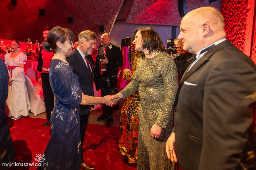 SCENA I POWITANIE GOŚCI