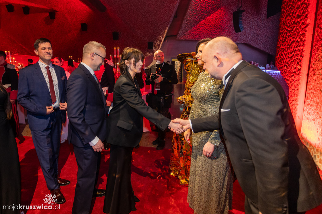 SCENA I POWITANIE GOŚCI