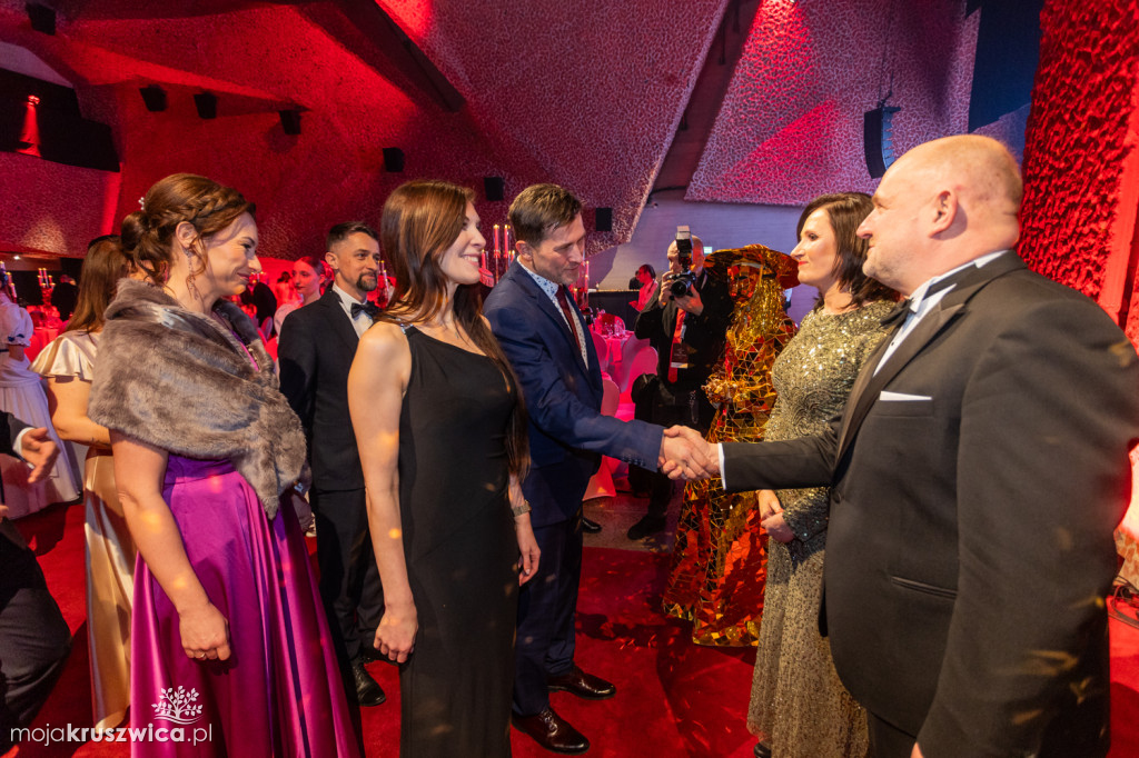 SCENA I POWITANIE GOŚCI