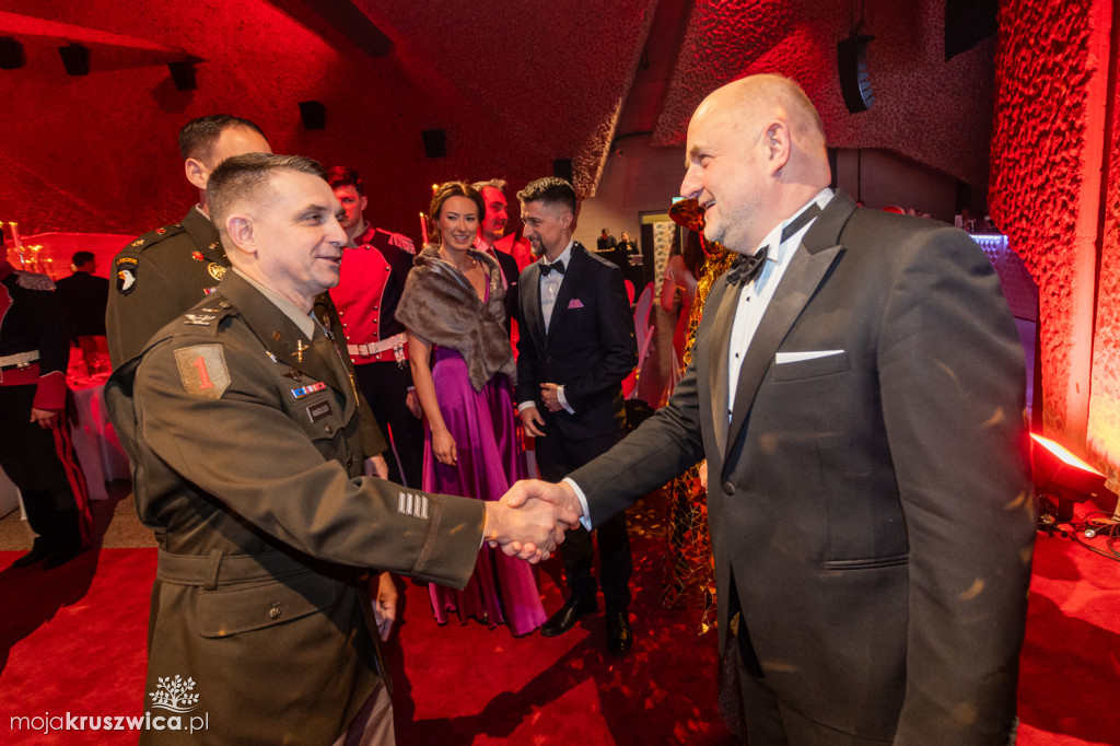 SCENA I POWITANIE GOŚCI