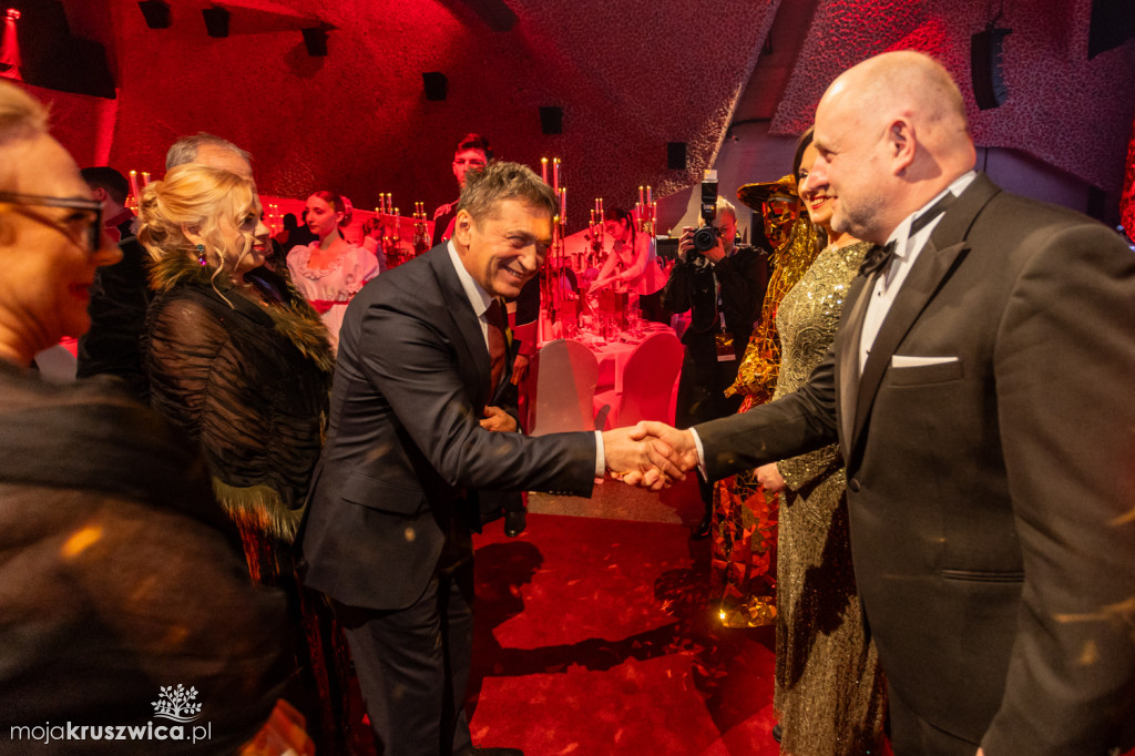 SCENA I POWITANIE GOŚCI