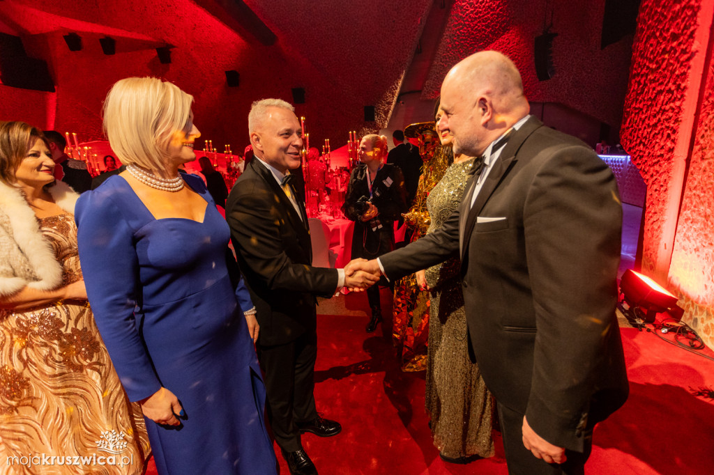 SCENA I POWITANIE GOŚCI