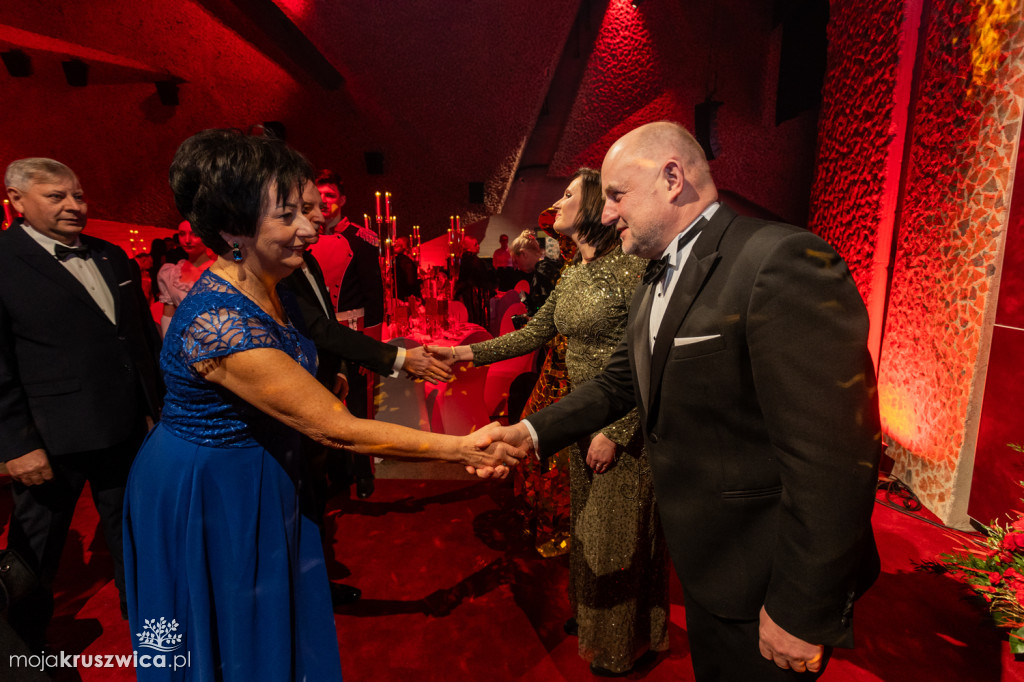 SCENA I POWITANIE GOŚCI