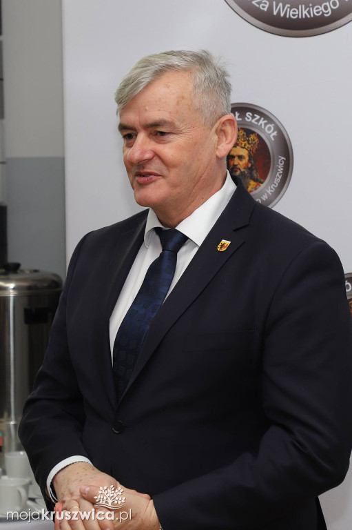 Certyfikaty zawodowe dla uczniów technikum logistycznego w „Kaziku”