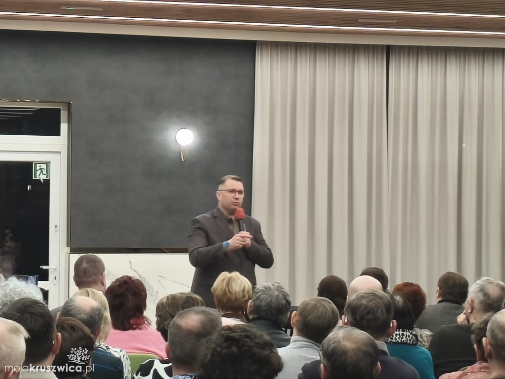 Rozpoczęło się spotkanie z byłym ministrem edukacji Przemysławem Czarnkiem [VIDEO]