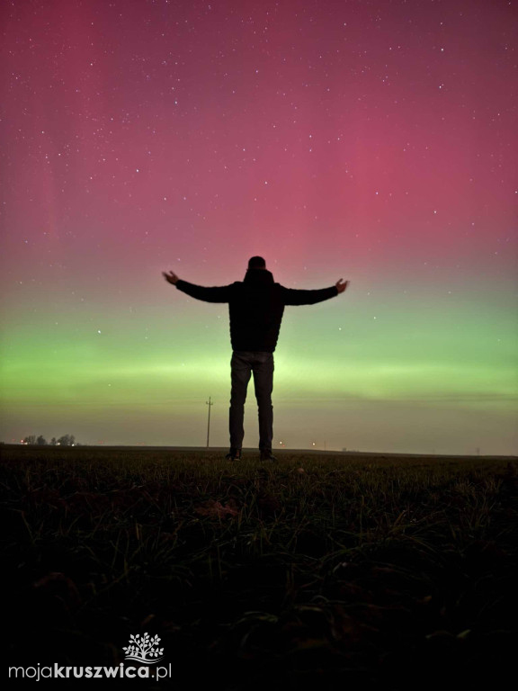 Piękna zorza polarna. Czytelnicy portalu chwycili za aparaty. Zobaczcie efekty!