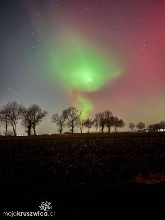 Piękna zorza polarna. Czytelnicy portalu chwycili za aparaty. Zobaczcie efekty!