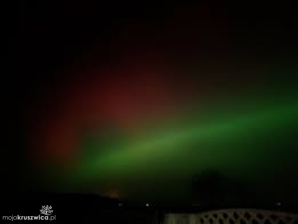 Piękna zorza polarna. Czytelnicy portalu chwycili za aparaty. Zobaczcie efekty!