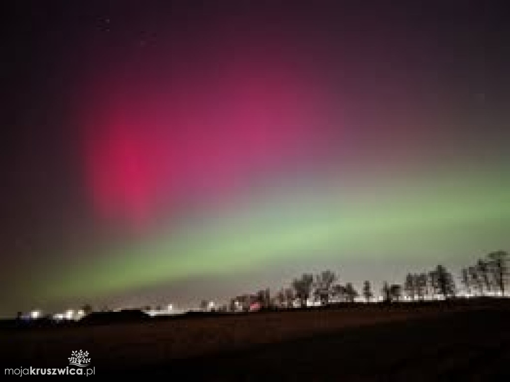 Piękna zorza polarna. Czytelnicy portalu chwycili za aparaty. Zobaczcie efekty!