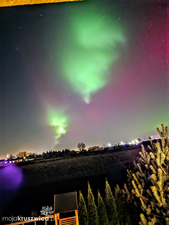 Piękna zorza polarna. Czytelnicy portalu chwycili za aparaty. Zobaczcie efekty!