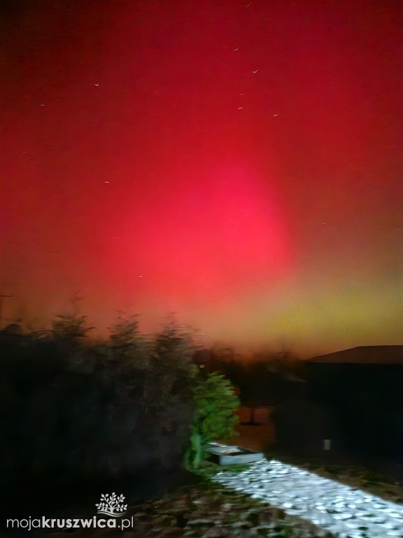 Piękna zorza polarna. Czytelnicy portalu chwycili za aparaty. Zobaczcie efekty!