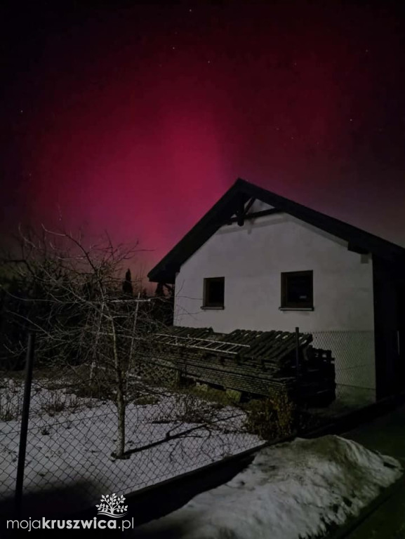 Piękna zorza polarna. Czytelnicy portalu chwycili za aparaty. Zobaczcie efekty!