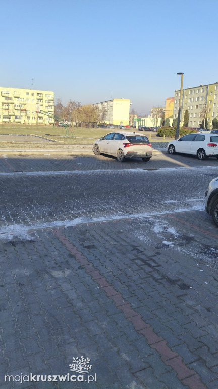 Na ferie atrakcja jak znalazł. Burmistrz: dziś ukończymy ślizgawkę