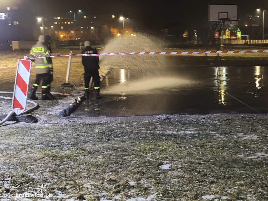 Tymczasowa ślizgawka na Osiedlu Zagople już jest!