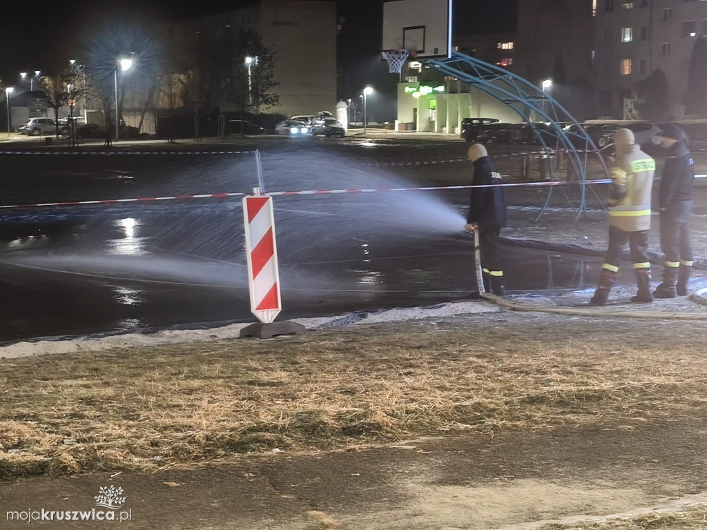 Tymczasowa ślizgawka na Osiedlu Zagople już jest!