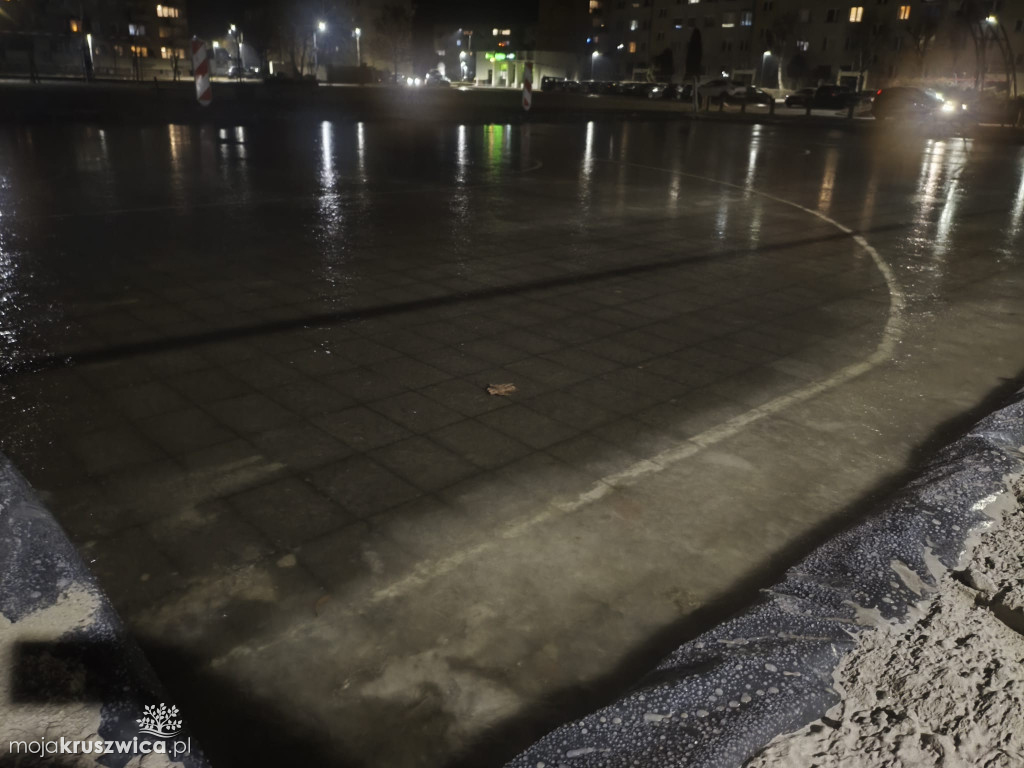 Tymczasowa ślizgawka na Osiedlu Zagople już jest!