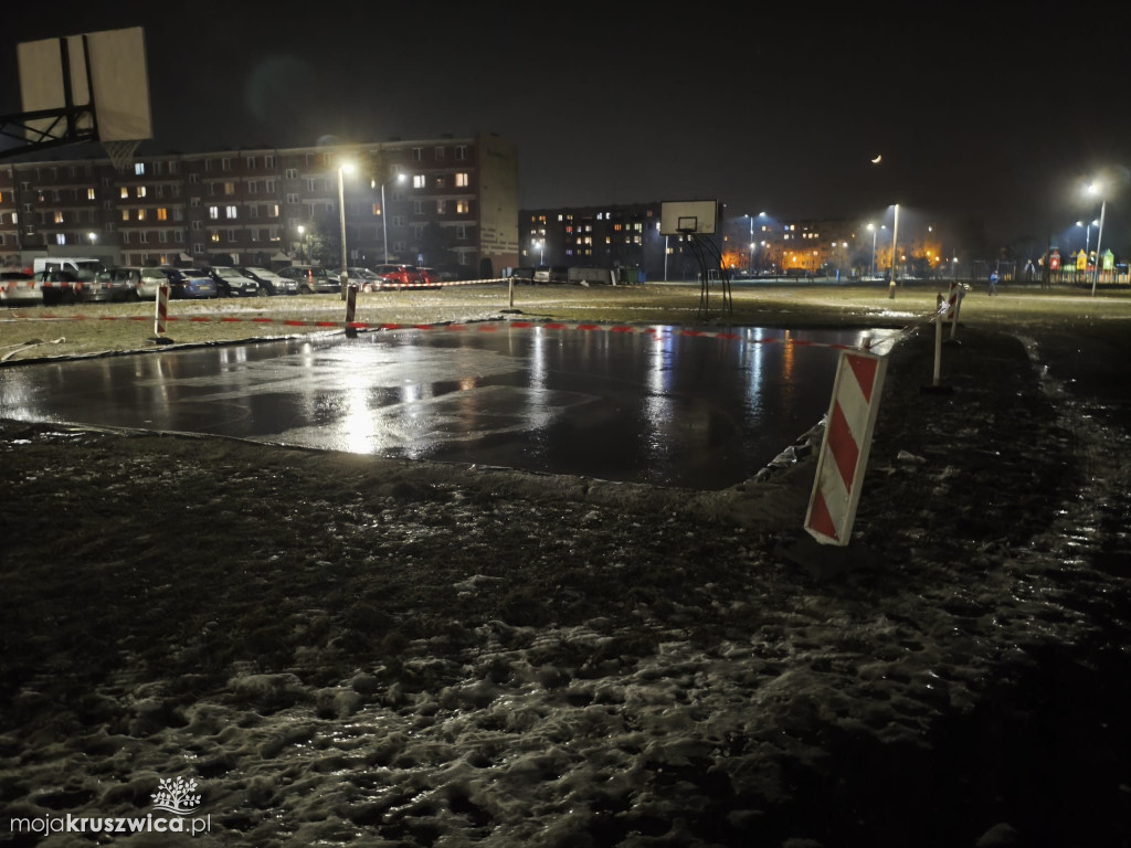 Tymczasowa ślizgawka na Osiedlu Zagople już jest!