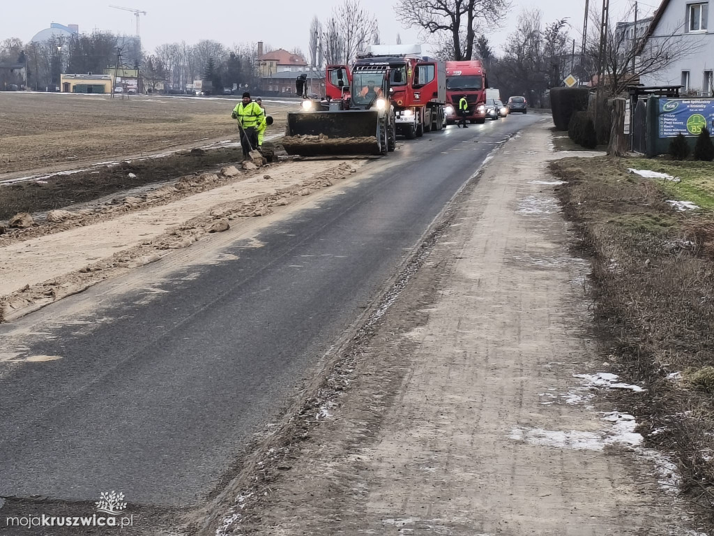Zgubiony ładunek pod Kruszwicą. Trwa interwencja służb [ZDJĘCIA]