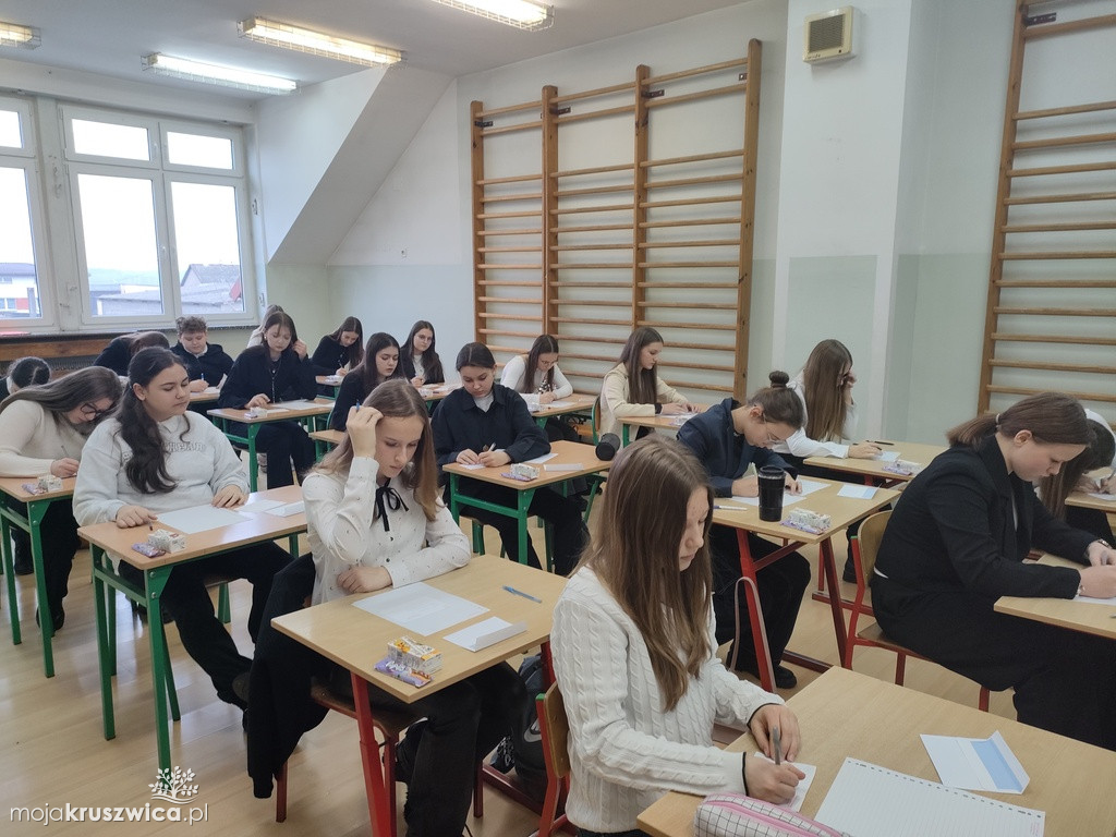 Gminny Konkurs Ortograficzny „O Pióro Burmistrza Kruszwicy” [ZDJĘCIA]