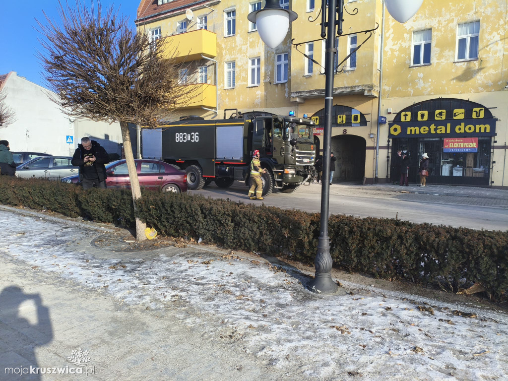 Pilne: Pożar w centrum Kruszwicy. Ogień w jednym ze sklepów [VIDEO]